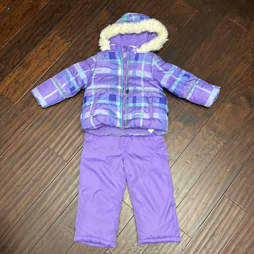 Girls ski jacket and bibs size 5T